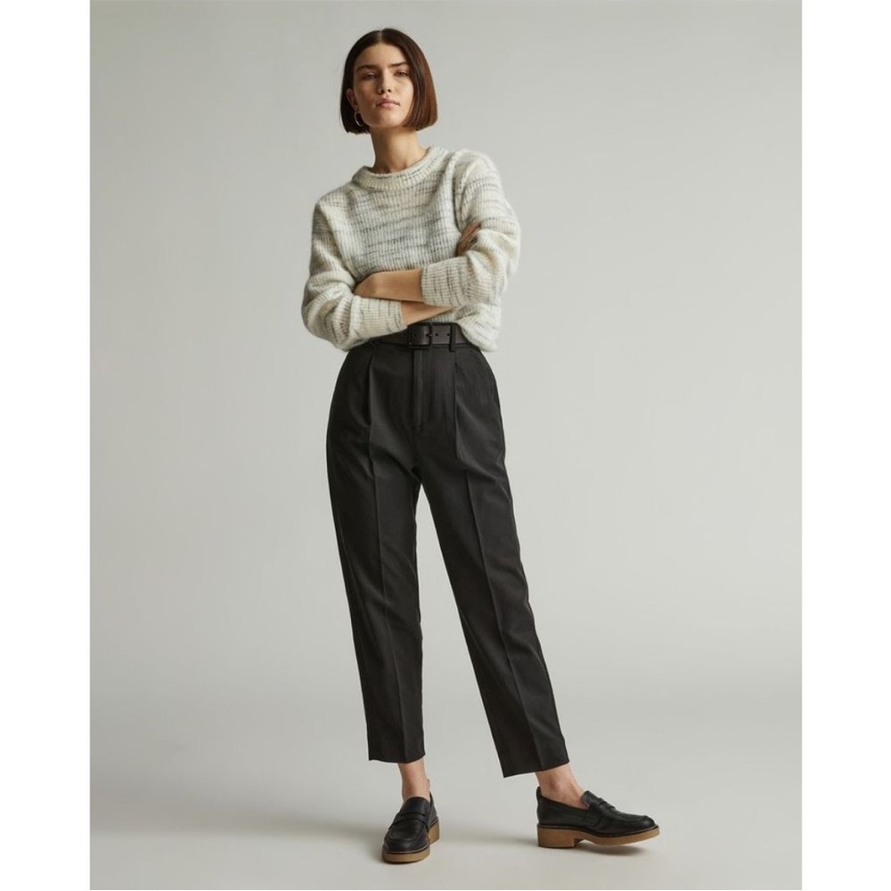 NEW WITH TAGS Everlane Black The TENCEL Way-High® Taper Pant in Size 0